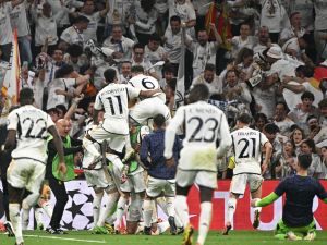 ريال مدريد إلى النهائي من جديد (Photo by JAVIER SORIANO / AFP)
