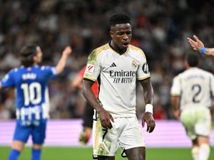 فينيسيوس يتألق ويقود ريال مدريد للتفوق على آلافيس (Photo by JAVIER SORIANO / AFP)