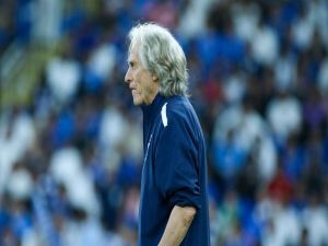سعودي من بينهم!! عروض ثلاثية تهدد مصير خيسوس مع الهلال