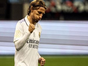  صدمة جماهير روشن من قرار مودريتش