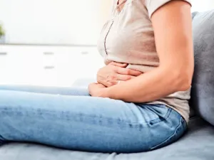 علامات تكيس المبايض للعزباء وأهم أسبابه وأعراضه