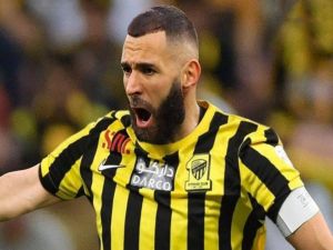 كارثة مدوية يفجرها النجار عن بنزيما بعد سفره لمدريد