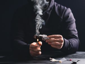 مخدر الآيس