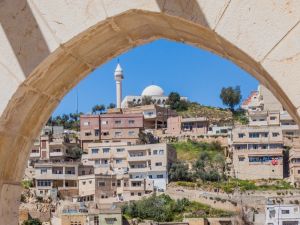 مطاعم وكافيهات ذات إطلالة في السلط للاحتفال بعيد الاستقلال الأردني
