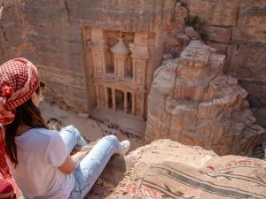 موديلات بلايز عملية مريحة في عيد الاستقلال الـ 79