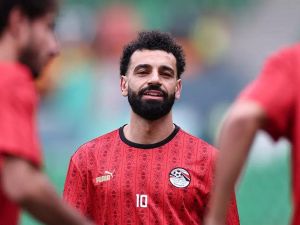 وزير الرياضة... هذا موعد وصول صلاح إلى المعسكر