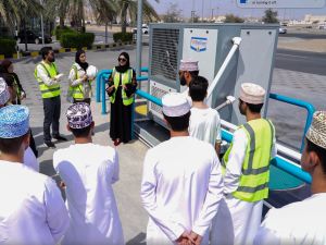 شركة النفط العُمانية للتسويق تقدم تدريباً لطلبة الكليات على  الممارسات المستدامة في قطاع النفط