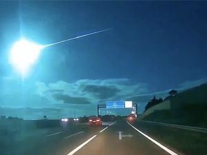 نيزك أزرق يضيء سماء البرتغال وإسبانيا 