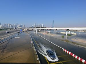 UAE thunderstorm causes several airlines to cancel flights, official warnings issued 2 weeks after Dubai flood