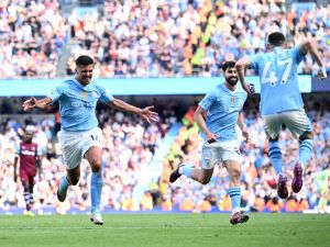 كالفن فيليبس يريد الانتقال إلى برشلونة