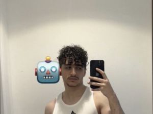 شاب يسيء للذات الإلهية