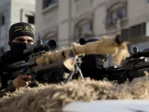 صورة تعبيرية تظهر أحد قناصي سرايا القدس