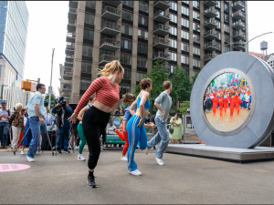 بوابة تربط بين نيويورك ودبلن