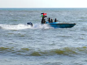 مركب تابع لبحرية جماعة أنصار الله 