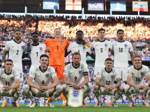 منتخب إنجلترا (Photo by Adrian DENNIS / AFP)
