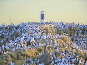 حكم صيام يوم عرفة يوم قبله أو بعده وحكم من لا يصوم يوم عرفة