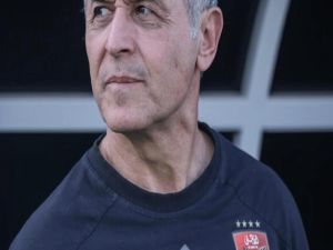 رد ناري من مدرب الاهلي...قرار الزمالك لا يخصني!!