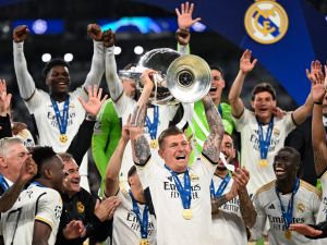 ريال مدريد مرشح للهيمنة على البطولات المحلية والأوروبية (Photo by INA FASSBENDER / AFP)