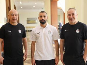 صلاح أحد أعضاء الجهاز الفني للمنتخب المصري