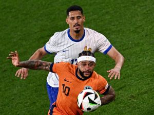 التعادل السلبي سيد الموقف (Photo by GABRIEL BOUYS / AFP)