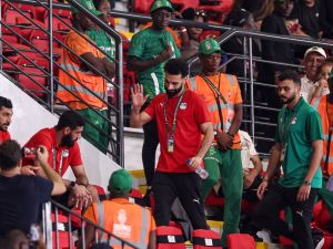 صلاح يقود مصر اليوم أمام بوركينا فاسو (Photo by FRANCK FIFE / AFP)