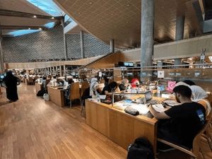  مكتبة الإسكندرية تفتح أبوابها لطلاب الثانوية العامة للدراسة في ظل أزمة الكهرباء