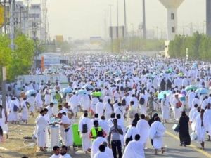 نفرة الحجيج من جبل عرفة اليوم -(وكالات)