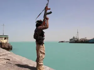 الحوثي - استهداف سفينة اسرائيلية 