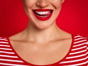 طبيب البوابة: 5 أعشاب طبيعية تساعد على تبييض الأسنان