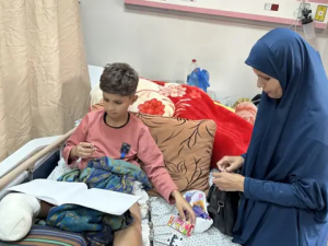 الاف معاقين - غزة - حرب