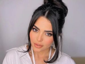أسماء جلال