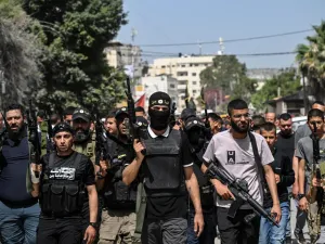  اعتقلت قوات الاحتلال ثمانية مواطنين، من بينهم القيادي في حركة فتح جمال حويل وجمال الزبيدي وعبد الزبيدي