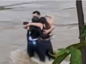 العناق الأخير  العناق الأخير