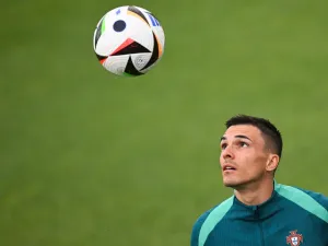 Portugal’s midfielder Joao Palhinha attends a training session at Cidade do Futebol training camp in Oeiras, outskirts of Lisbon, on June 7, 2024 on the eve of the International friendly match against Croatia ahead of the UEFA Euro 2024 football tournament in Germany. (Photo by PATRICIA DE MELO MOREIRA / AFP)