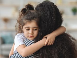5 أشياء تجعل طفلك يشعر بالاستبعاد أو التجاهل