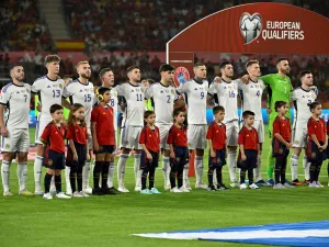 Scotland's players pose prior the EURO 2024 first round group A qualifying football match between Spain and Scotland at the La Cartuja stadium in Seville on October 12, 2023. (Photo by JAVIER SORIANO / AFP)