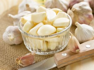 raw garlic 