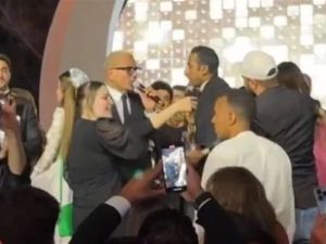 أزمة مفاجئة بين مصفوع عمرو دياب ومحاميه والأخير ينسحب