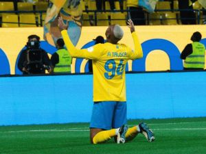 النصر يعلن مصير تاليسكا في الموسم الجديد