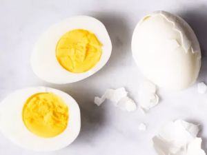 كم كيلو ينزل؟! طريقة عمل ريجيم البيض وفوائده وأضراره