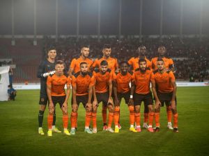 هل تؤثر عقوبات الكاف عن خوض السوبر الإفريقي؟