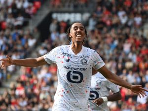 ليني يورو (Photo by Sebastien SALOM-GOMIS / AFP)