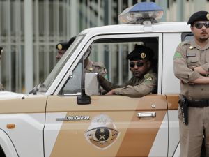 السعودية - ضبط مخالفين