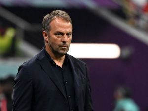 نوح درويش يجذب اهتمام مدرب برشلونة هانز فليك