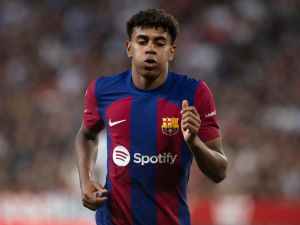 رقم القميص الجديد للاعب لامين يامال مع برشلونة