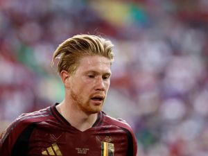 دي بروين يقرر الاستمرار مع مانشستر سيتي