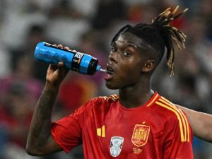 اتفاق مبدئي بين برشلونة واللاعب نيكو ويليامز