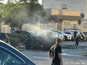 Car explosion in Tel Aviv