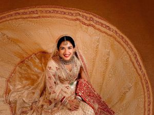 إطلالة العروس راديكا ميرشانت إطلالة العروس راديكا ميرشانت