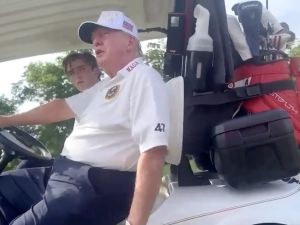 ترامب يسخر من بايدن في فيديو مسرب ترامب يسخر من بايدن في فيديو مسرب